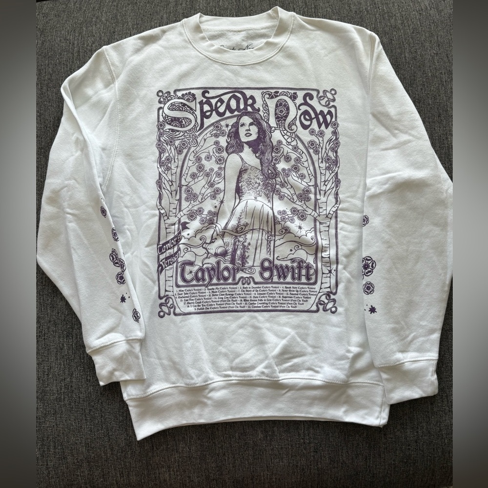 Taylor Swift Speak Now TV tracklist Crewneck size M